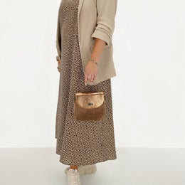 Charm London | K&auml;silaukku (sis. pitk&auml;n olkahihnan) | Pronssi