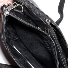 A. Eriksson Oy, H&ouml;gsar Henni | Nahkainen olkalaukku, musta