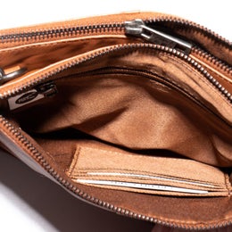 A. Eriksson Oy, H&ouml;gsar Henni | Nahkainen olkalaukku, ruskea