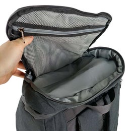 Cavalier Traveller Organizer | 55cm sivusta t&auml;ytett&auml;v&auml; matkareppu 40L  | Musta