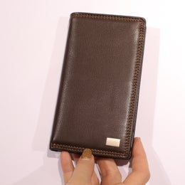 Migant pitk&auml; RFID-nahkalompakko isolla ajokorttipaikalla | 01 tummanruskea