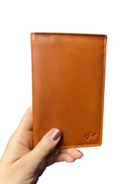 Virgo pitk&auml; RFID-nahkalompakko isolla ajokorttipaikalla | 2044 konjakinruskea