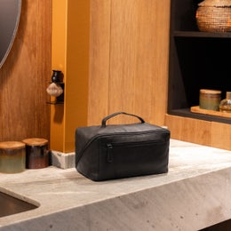 The Chesterfield Brand Trevia - Nahkainen toilettilaukku, musta