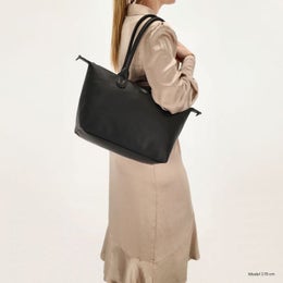 Charm London | Olkalaukku (PC 14"), sis. pitk&auml;n hihnan | Musta